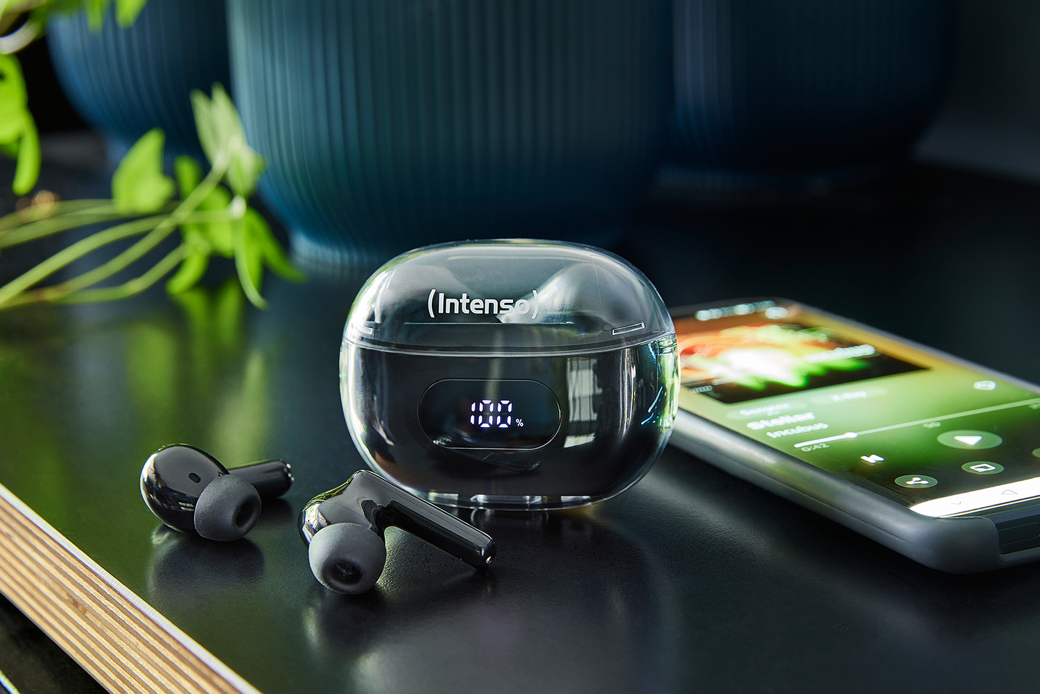 Intenso Buds Plus Black Ambiente